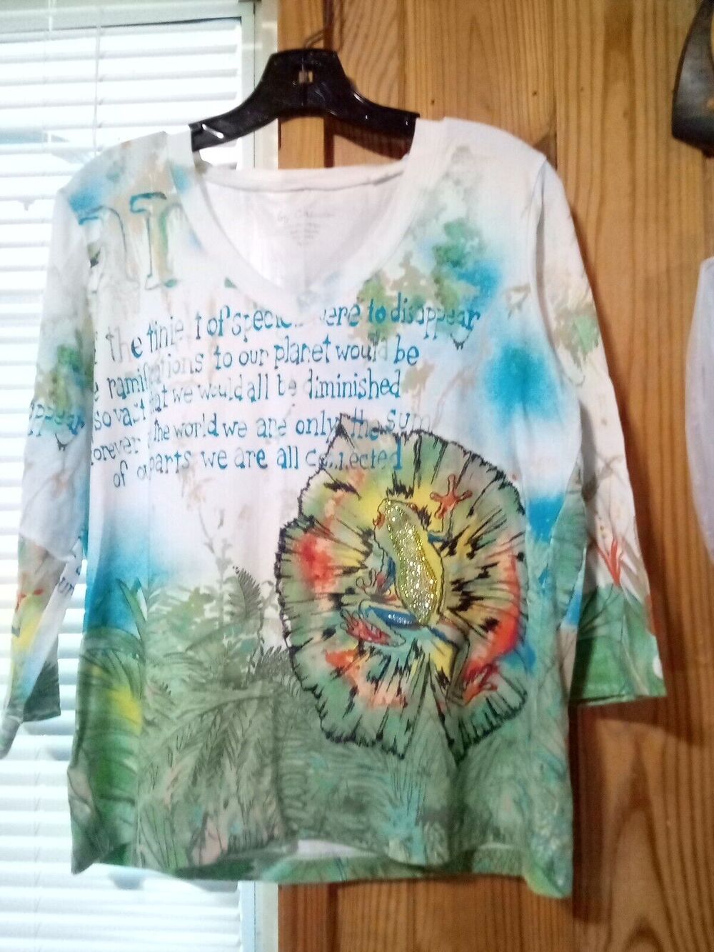 Chico's Sz 2 3/4 Sleeve Embellished Sequin Frog In Rain Forest V Neck White Top